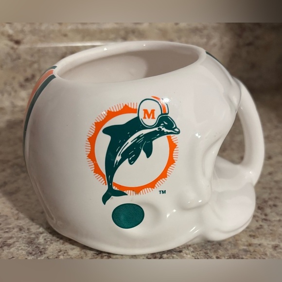 1986 Team NFL Sports Concepts Miami Dolphins Helmet Mug. - Picture 2 of 6